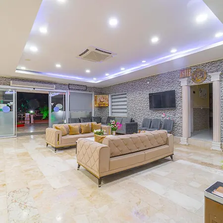 Готель Sayanora *