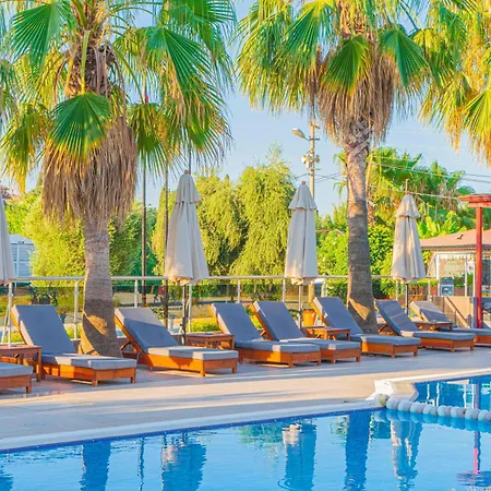 Готель Sayanora *