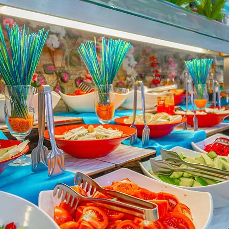 Sayanora Готель