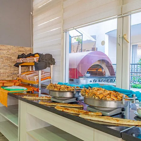 Готель Sayanora *