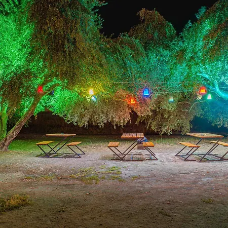 Готель Sayanora