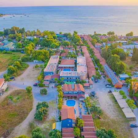 Sayanora Готель *