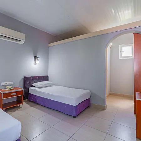 Готель Sayanora *