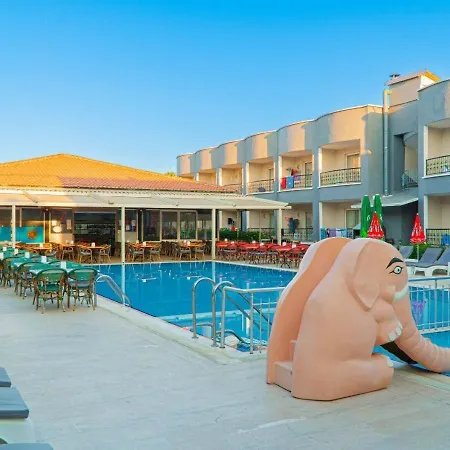 Готель Sayanora